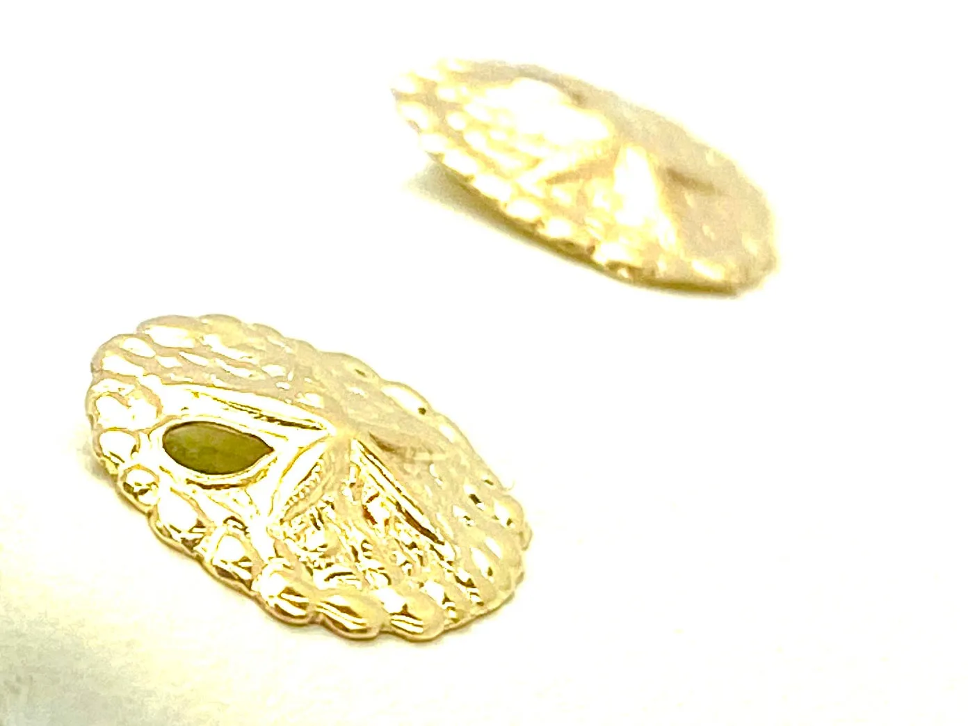 14KGF Sand Dollar Studs , Sku#891-4