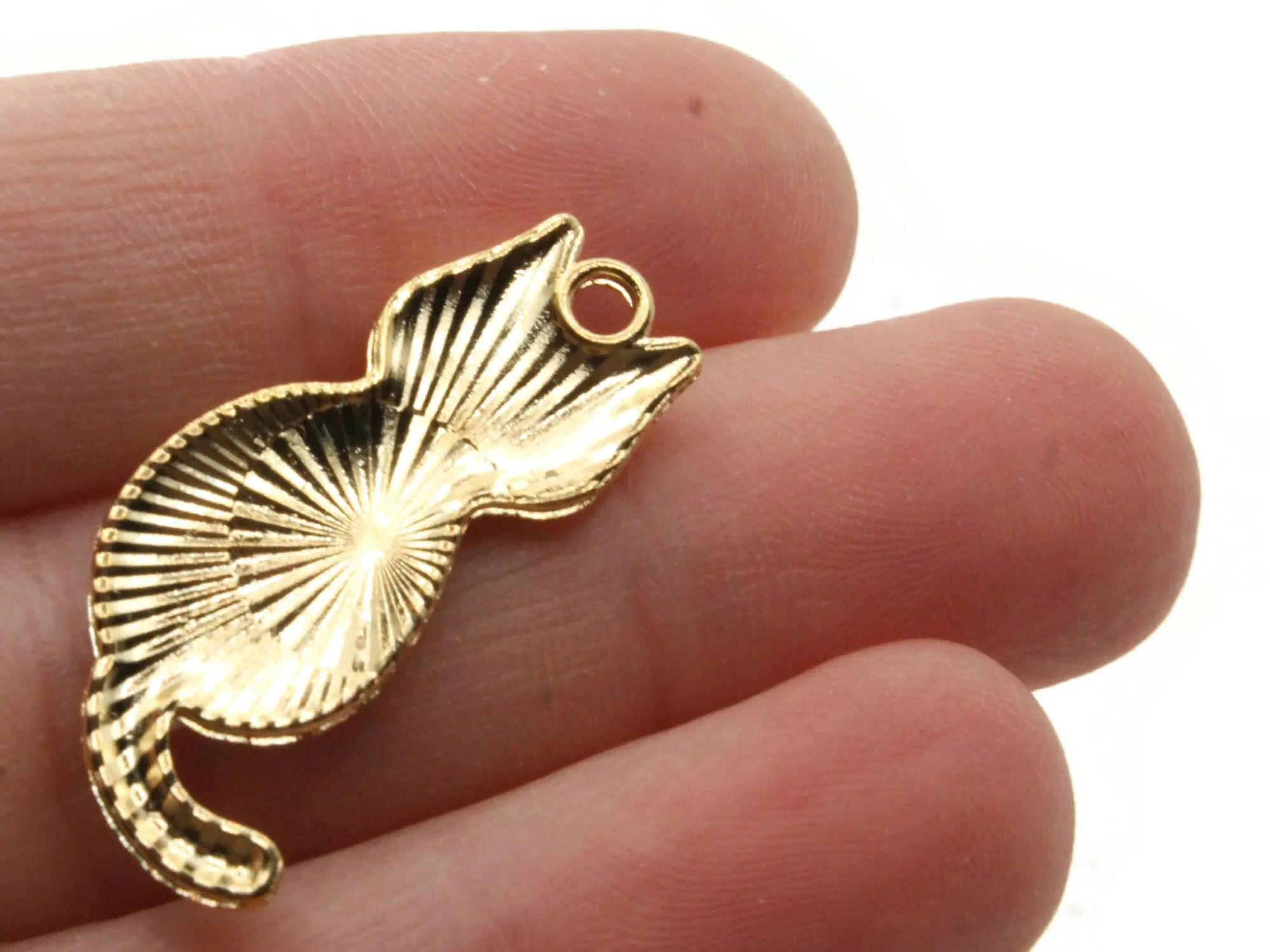30mm White Cat with Yellow Flower Enamel and Gold Metal Pendant