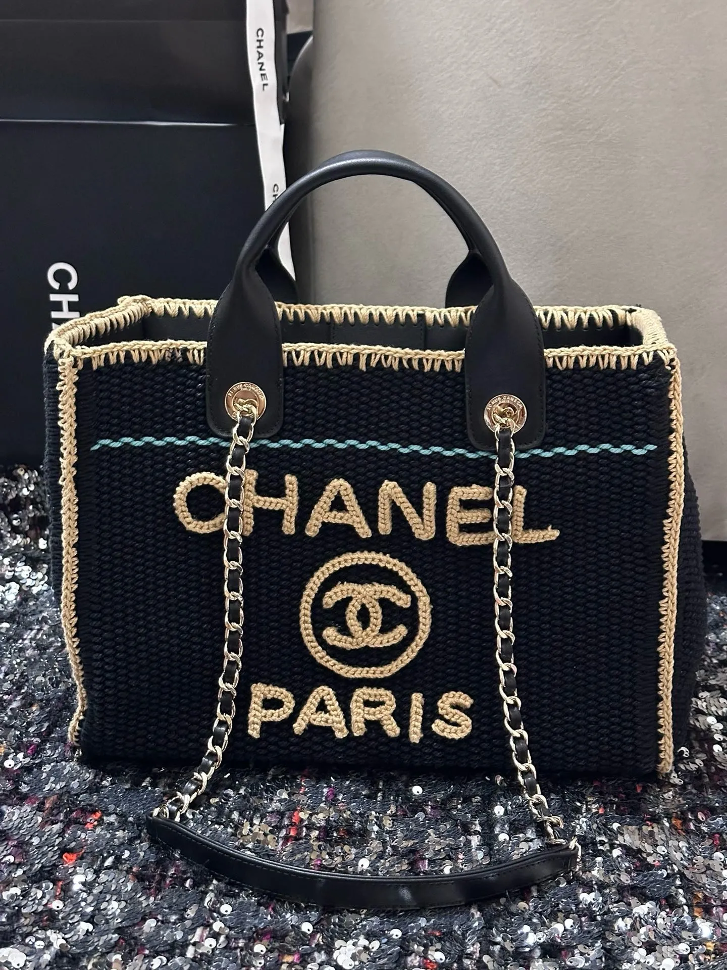 CC1087 Small Shopping Bag / HIGHEST QUALITY VERSION / 9.4 x 15.4 x 6.7in