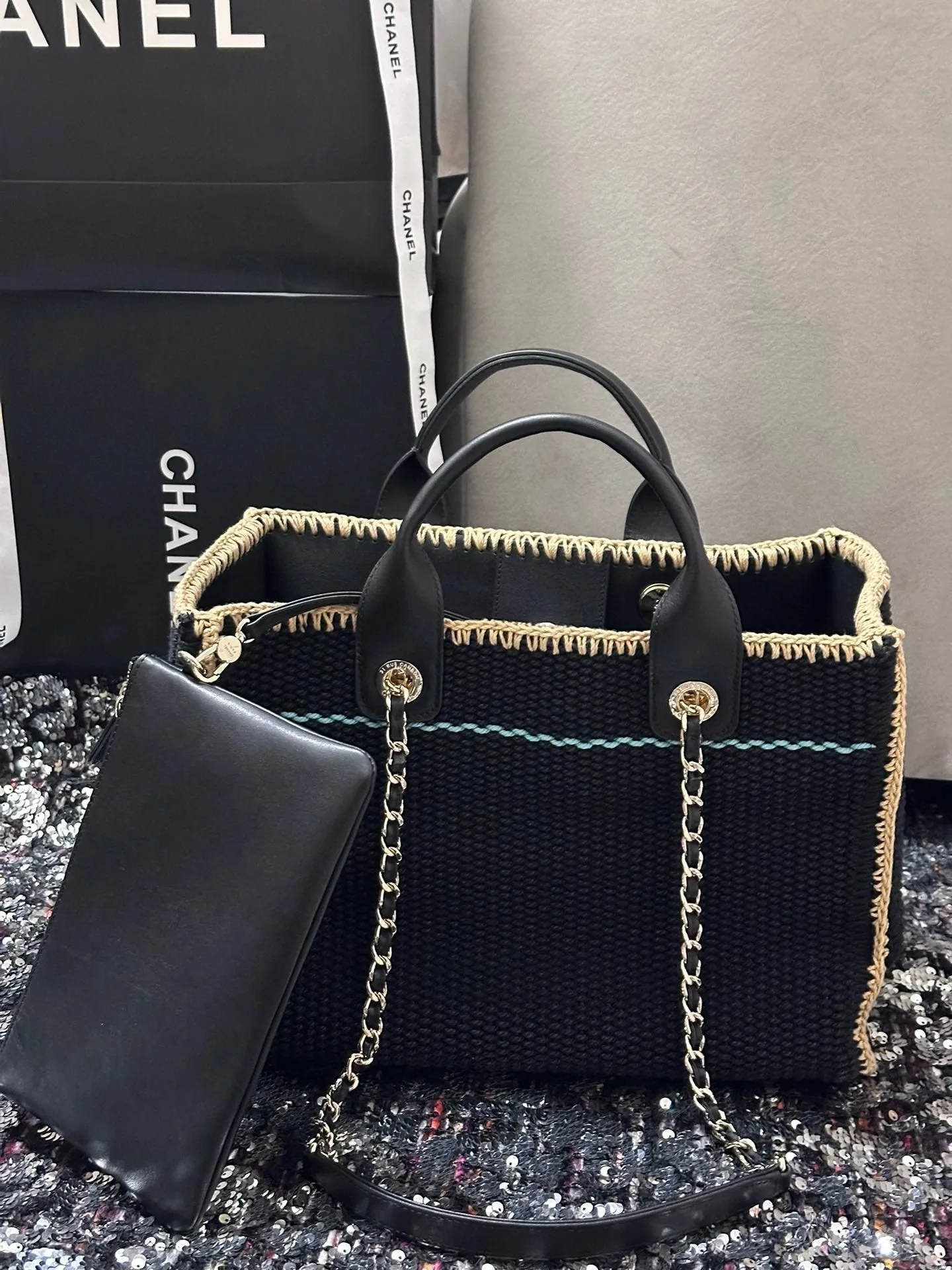 CC1087 Small Shopping Bag / HIGHEST QUALITY VERSION / 9.4 x 15.4 x 6.7in