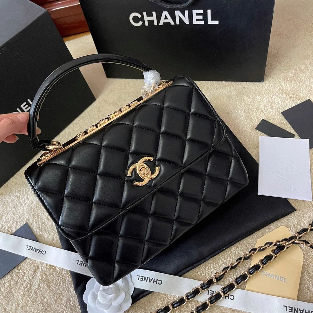 CC641 Flap Bag with Top Handle / 6.6 × 9.8 × 4.7 in