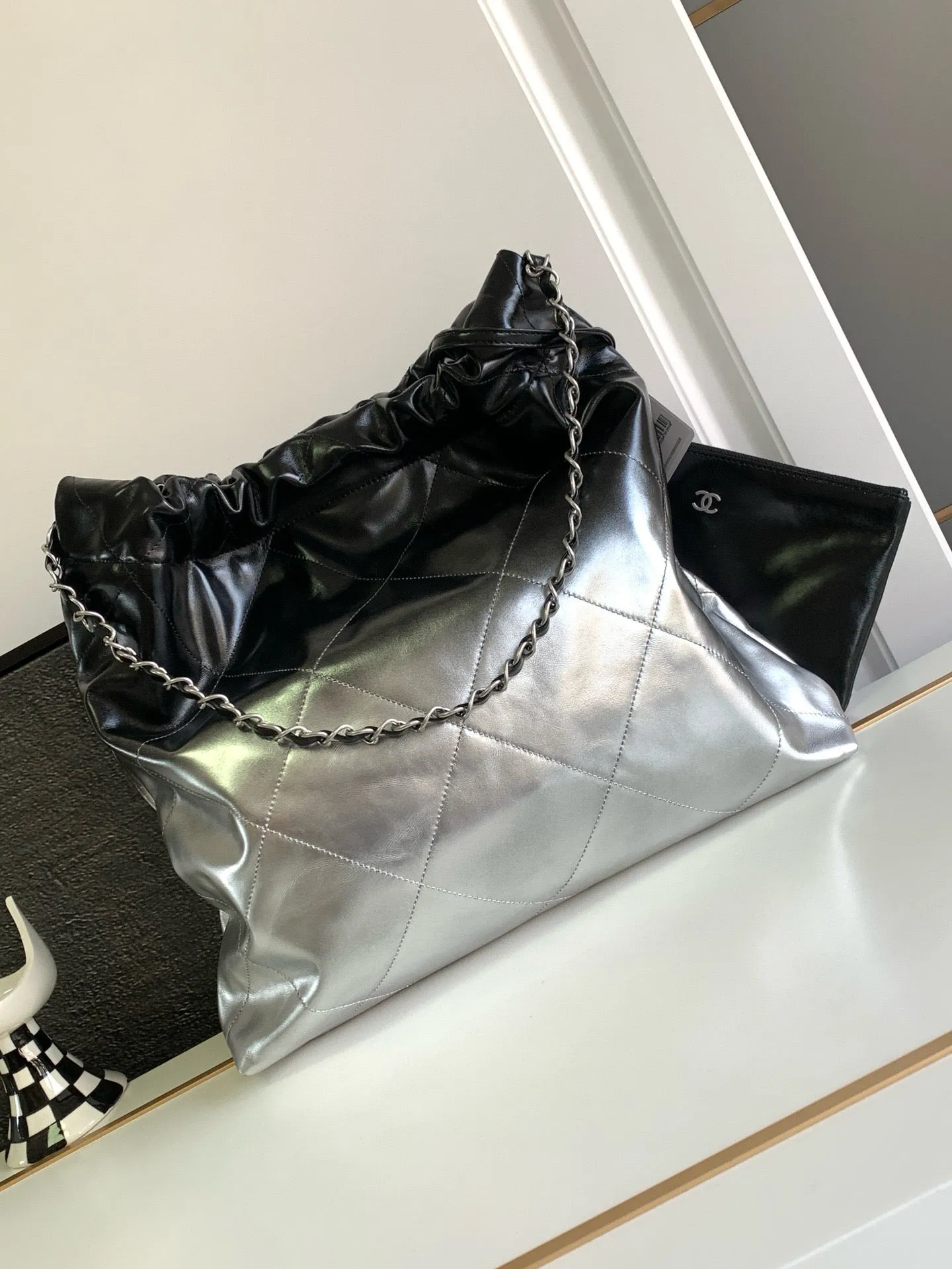 CC888 CHANEL 22 Bag / HIGHEST QUALITY VERSION / Small/Medium