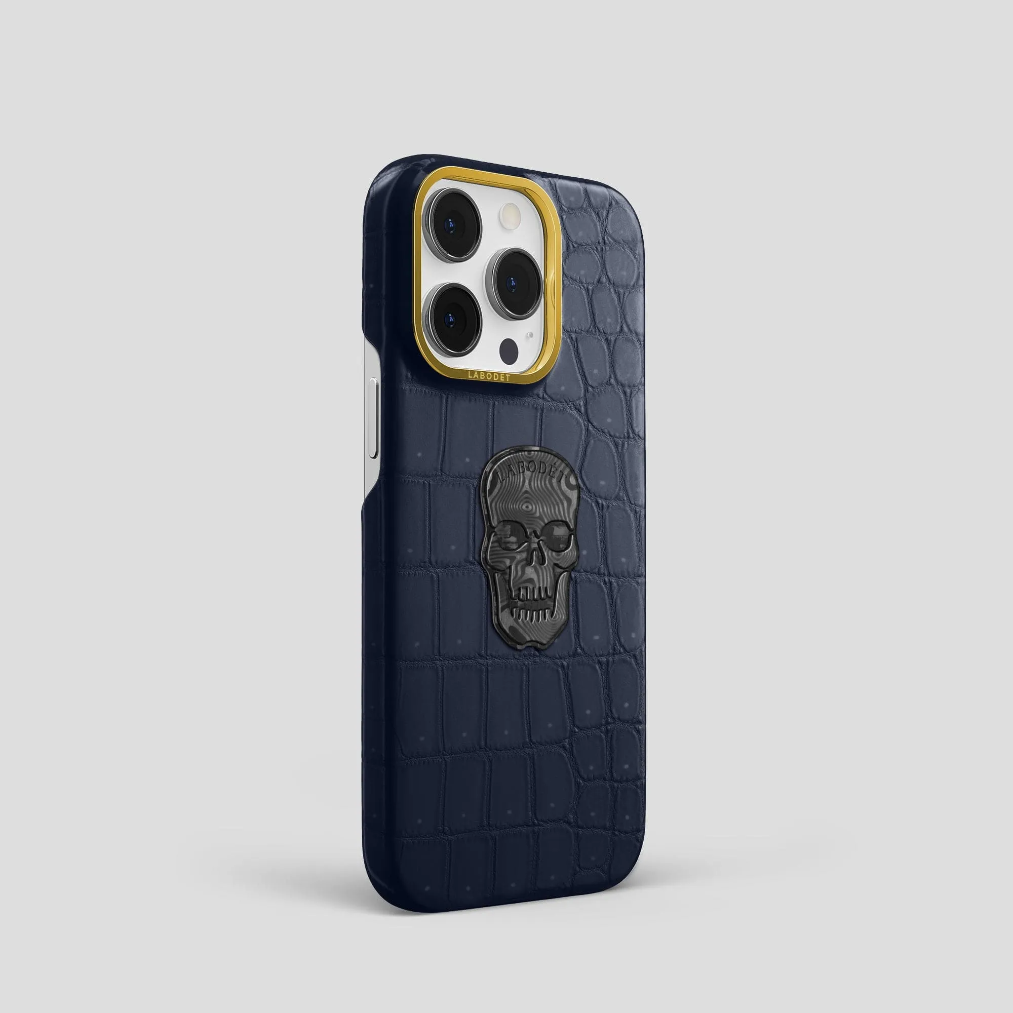 Classic Case with Carbon Skull For iPhone 13 Pro In Porosus Crocodile