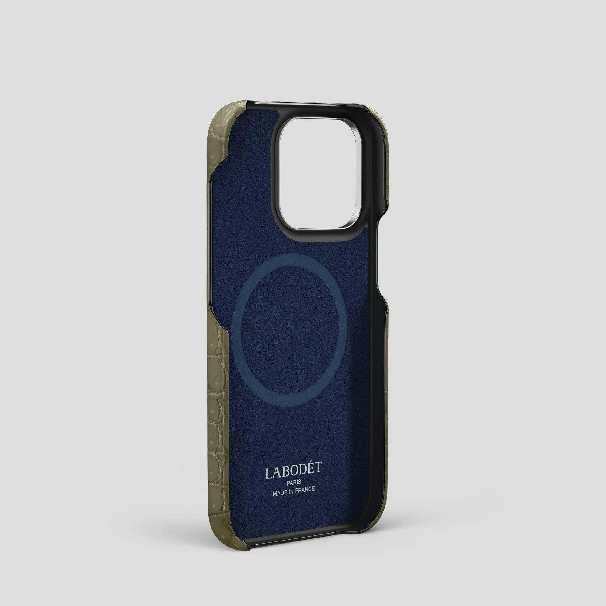 Classic Case with Carbon Skull For iPhone 13 Pro In Porosus Crocodile