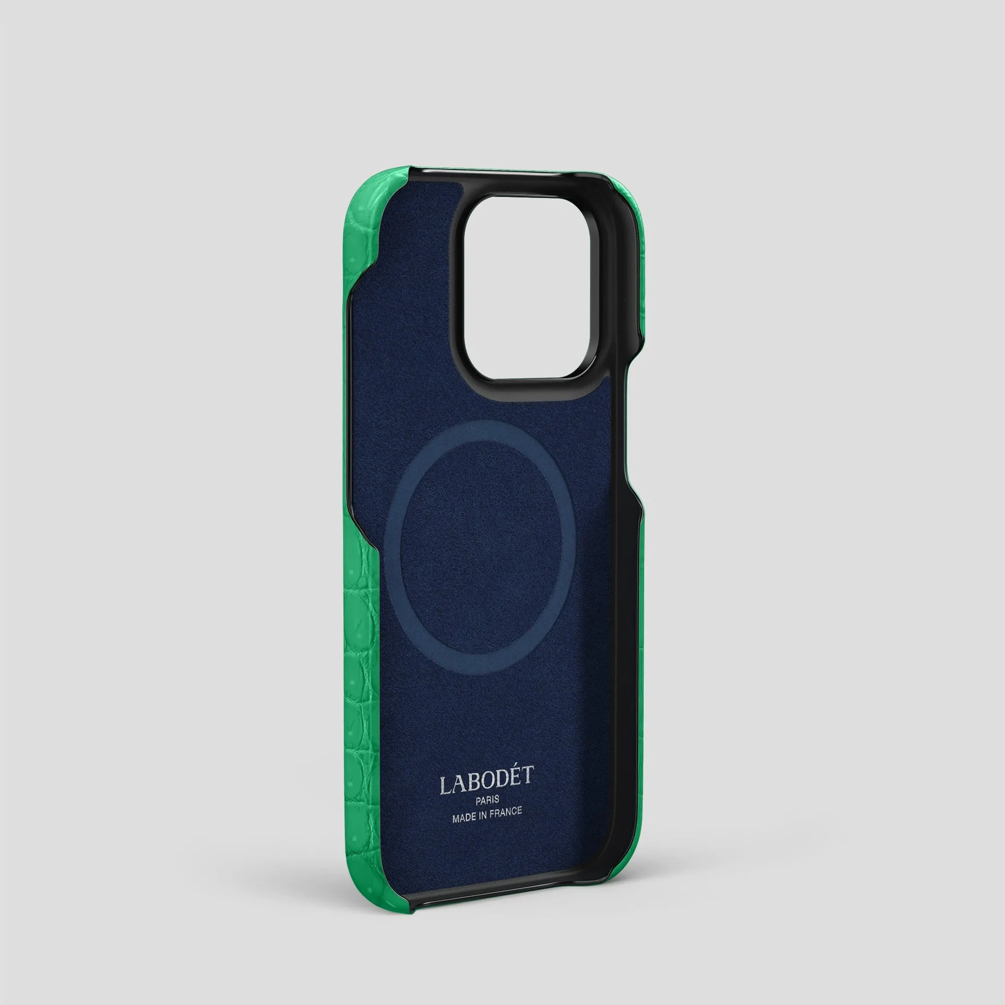 Classic Case with Carbon Skull For iPhone 13 Pro In Porosus Crocodile