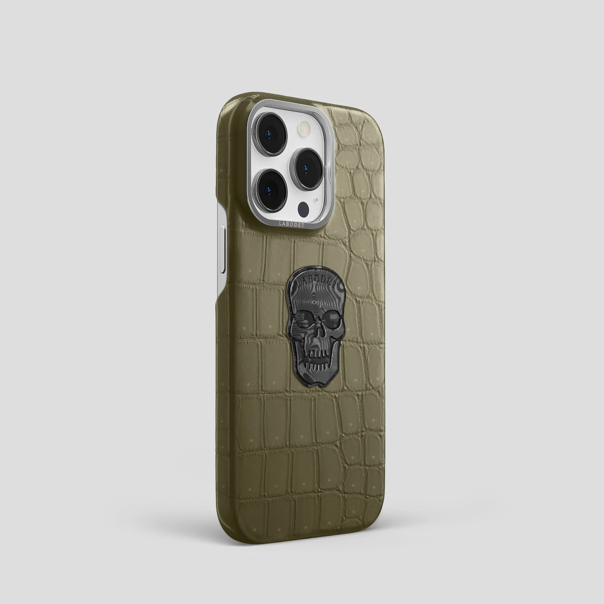 Classic Case with Carbon Skull For iPhone 13 Pro In Porosus Crocodile