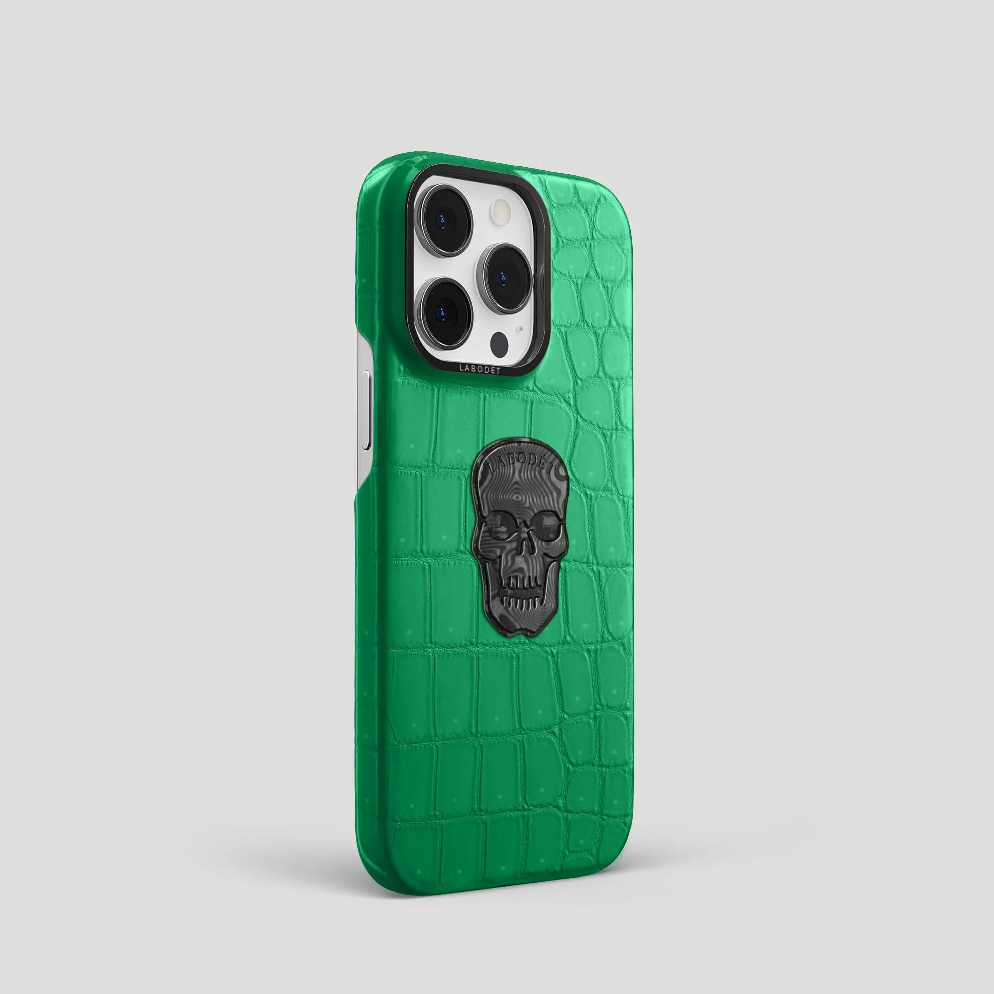 Classic Case with Carbon Skull For iPhone 13 Pro In Porosus Crocodile