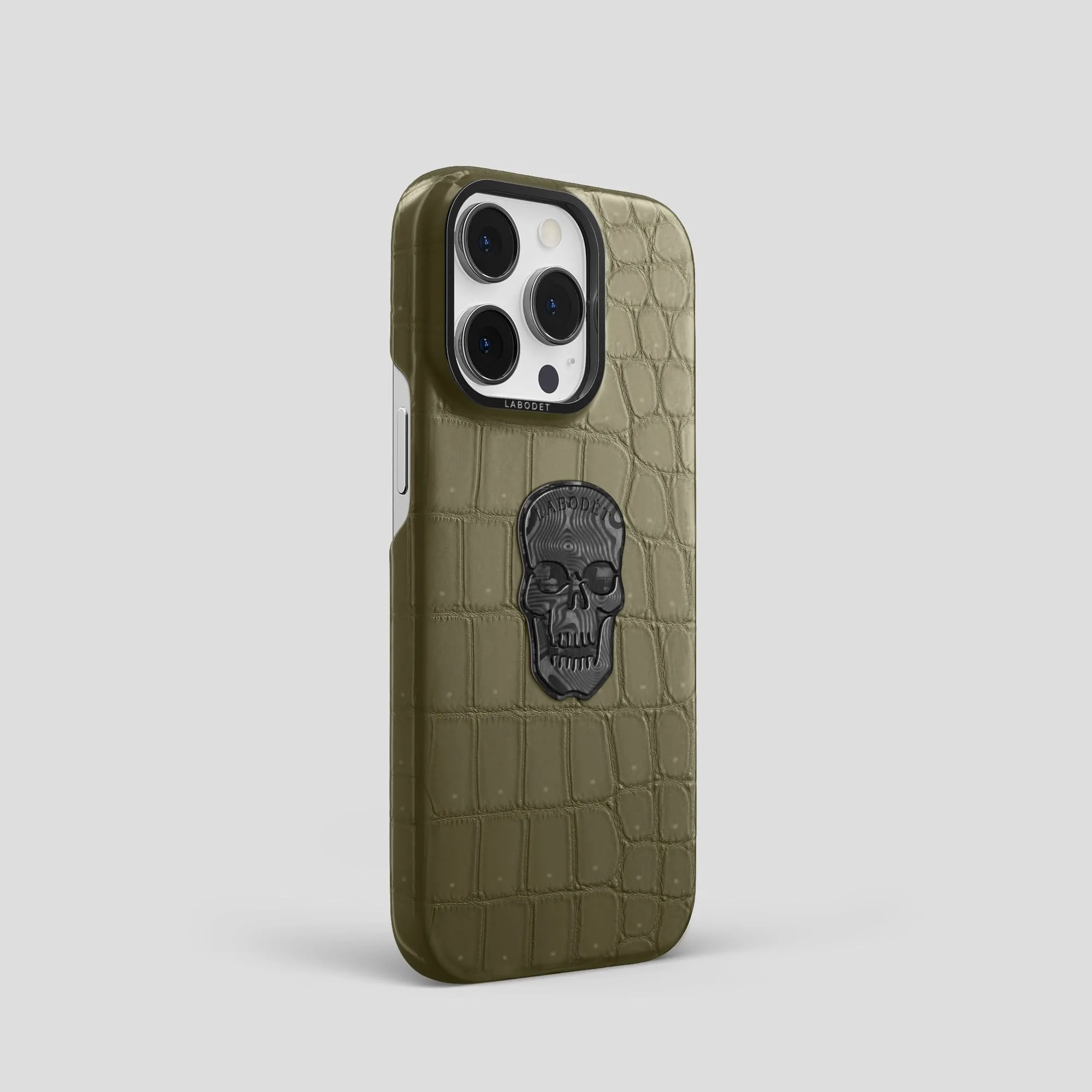 Classic Case with Carbon Skull For iPhone 13 Pro In Porosus Crocodile