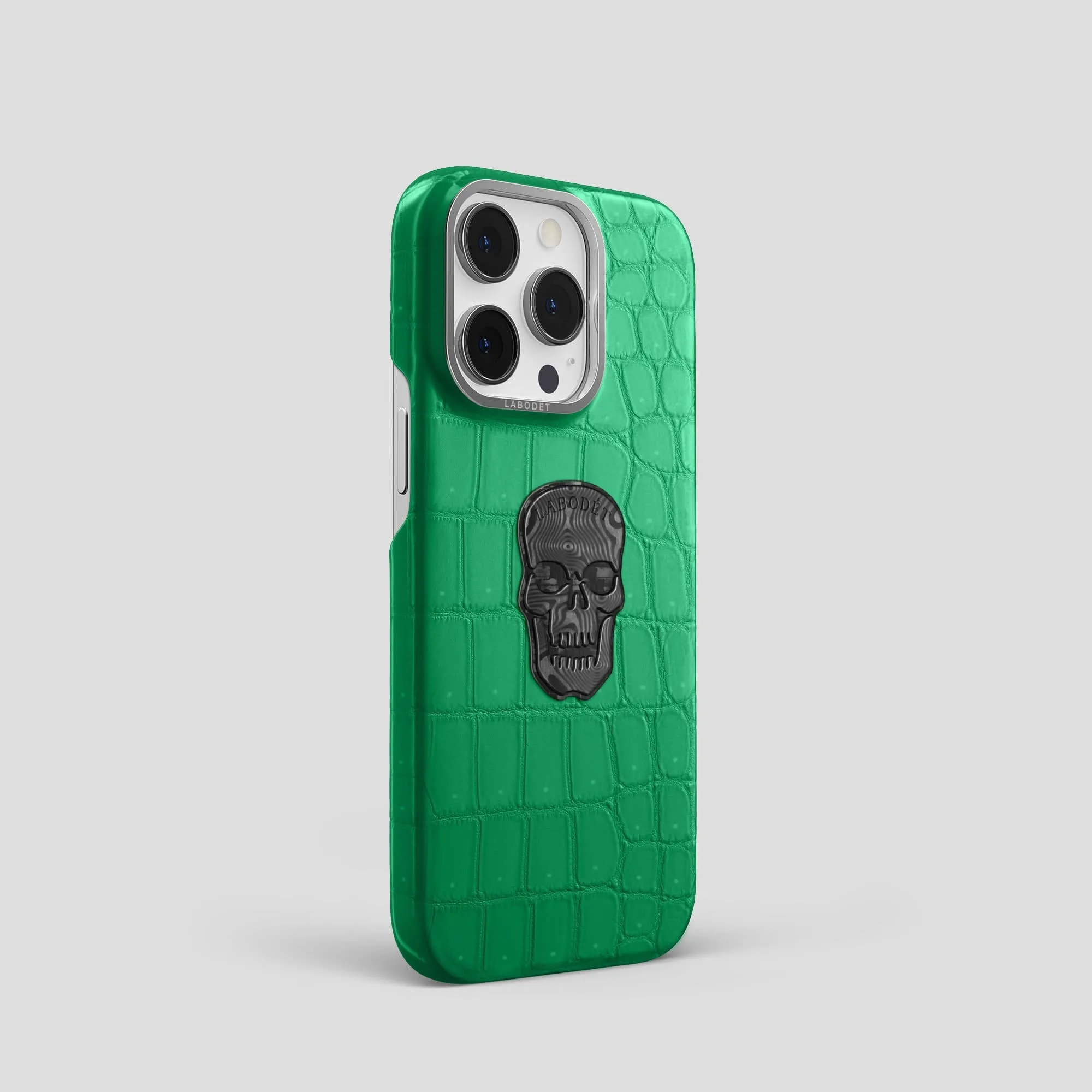 Classic Case with Carbon Skull For iPhone 13 Pro In Porosus Crocodile