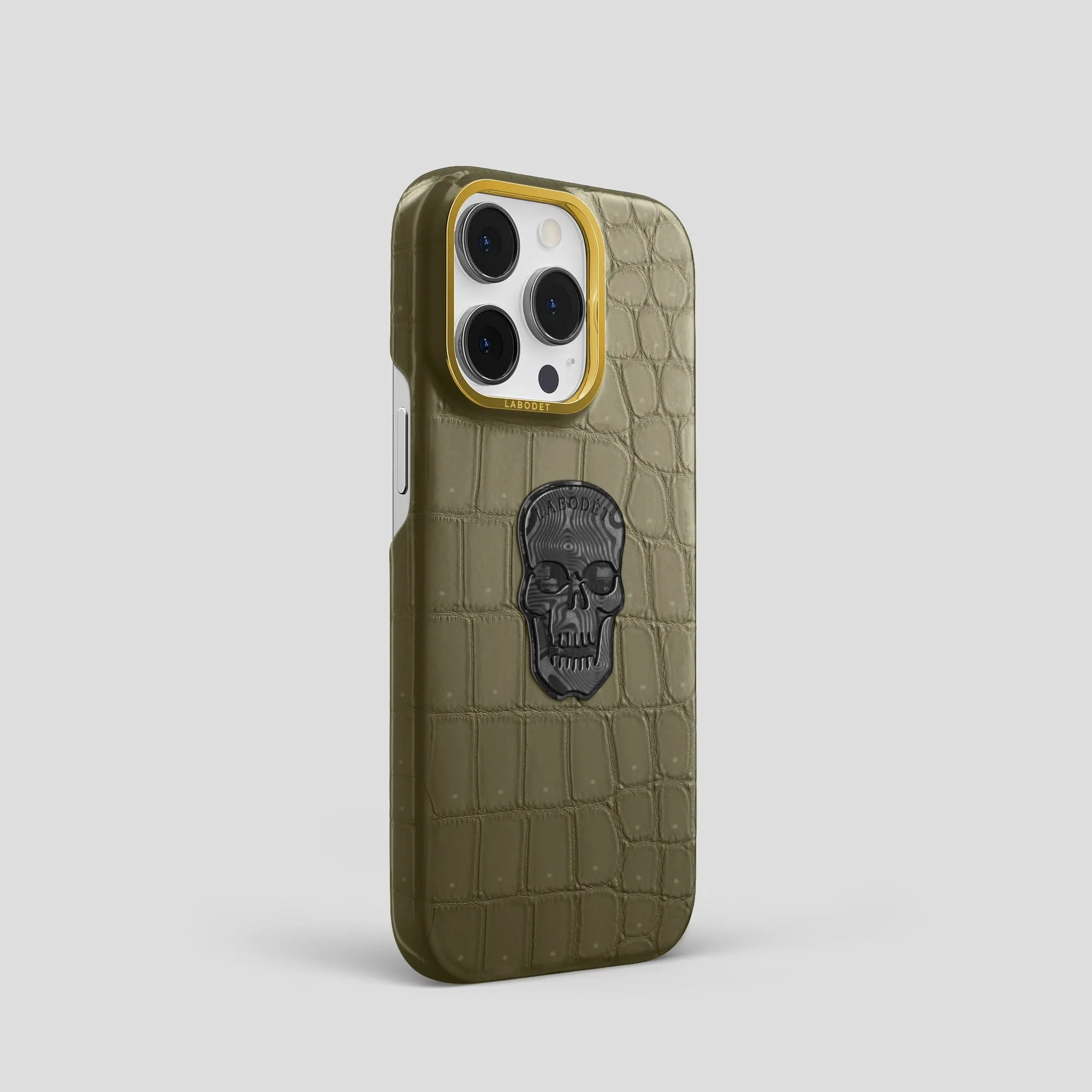 Classic Case with Carbon Skull For iPhone 13 Pro In Porosus Crocodile