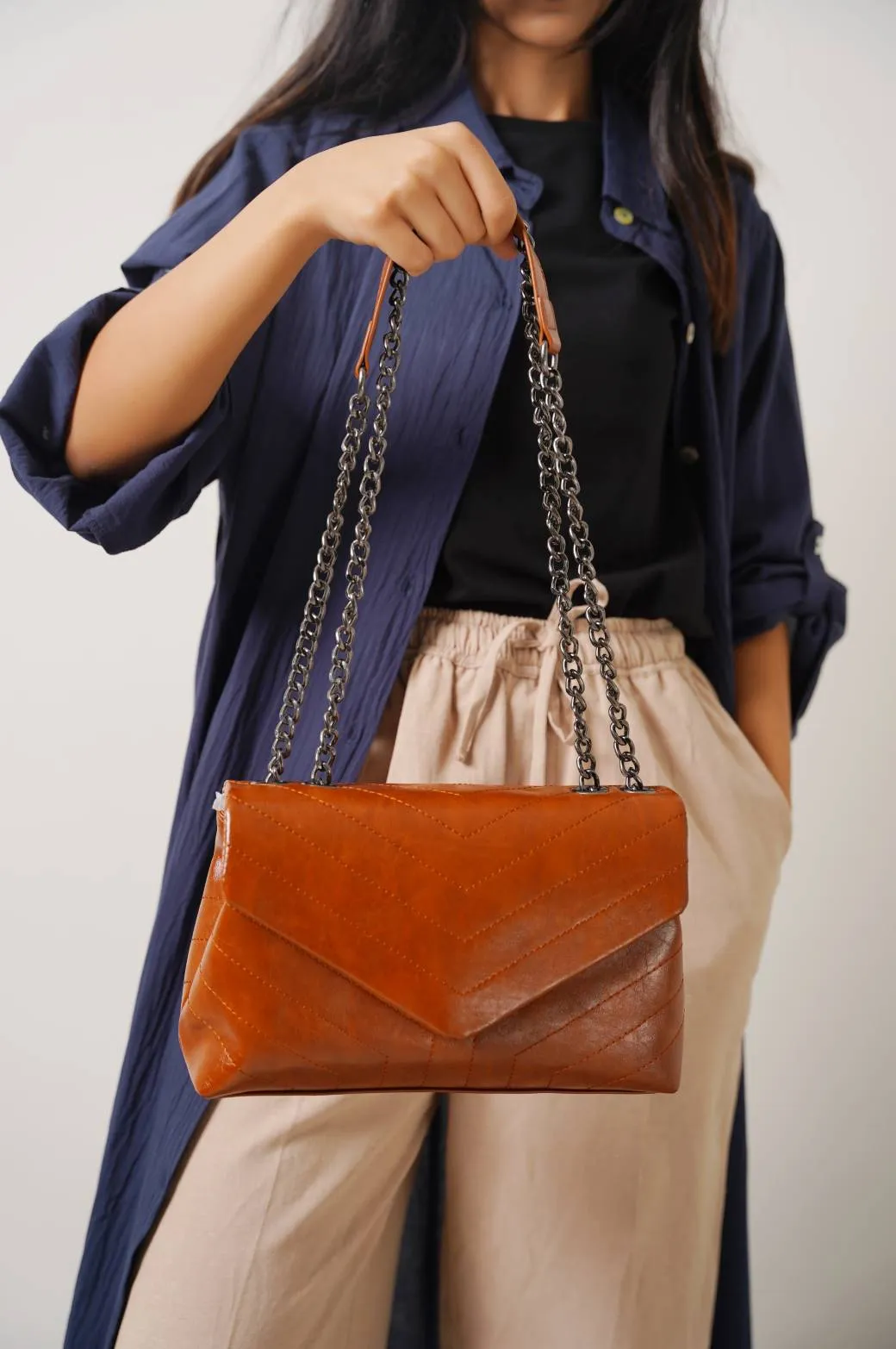 CROSSBODY ENVELOPE BAG