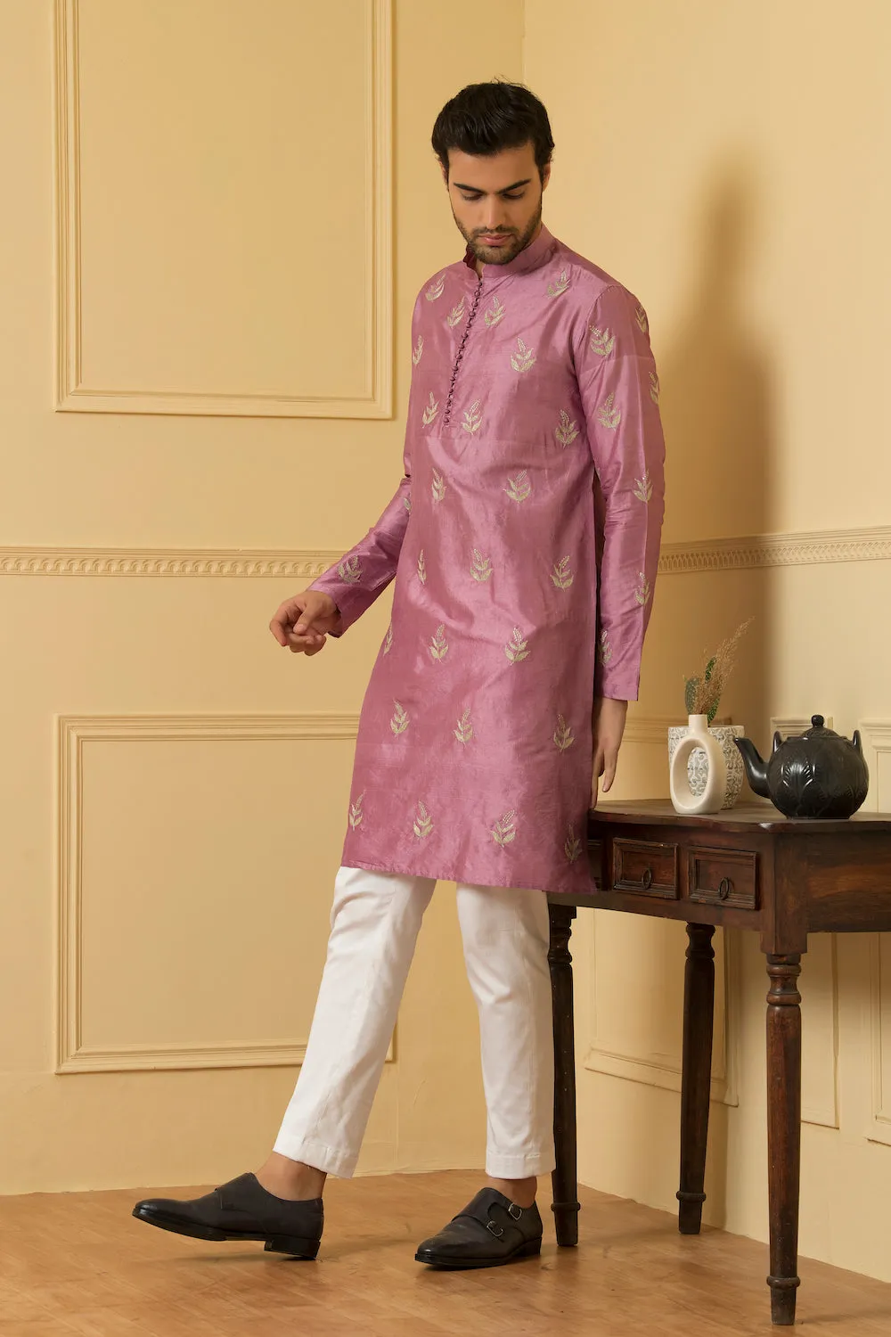 Men's Floral Motif Zari Work Kurta - Hilo Design