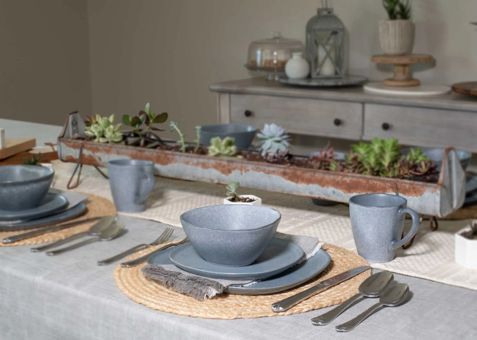 Modern Chic Smooth Ceramic Stoneware Dinnerware 16 Piece Set - Service for 4, Slate Grey