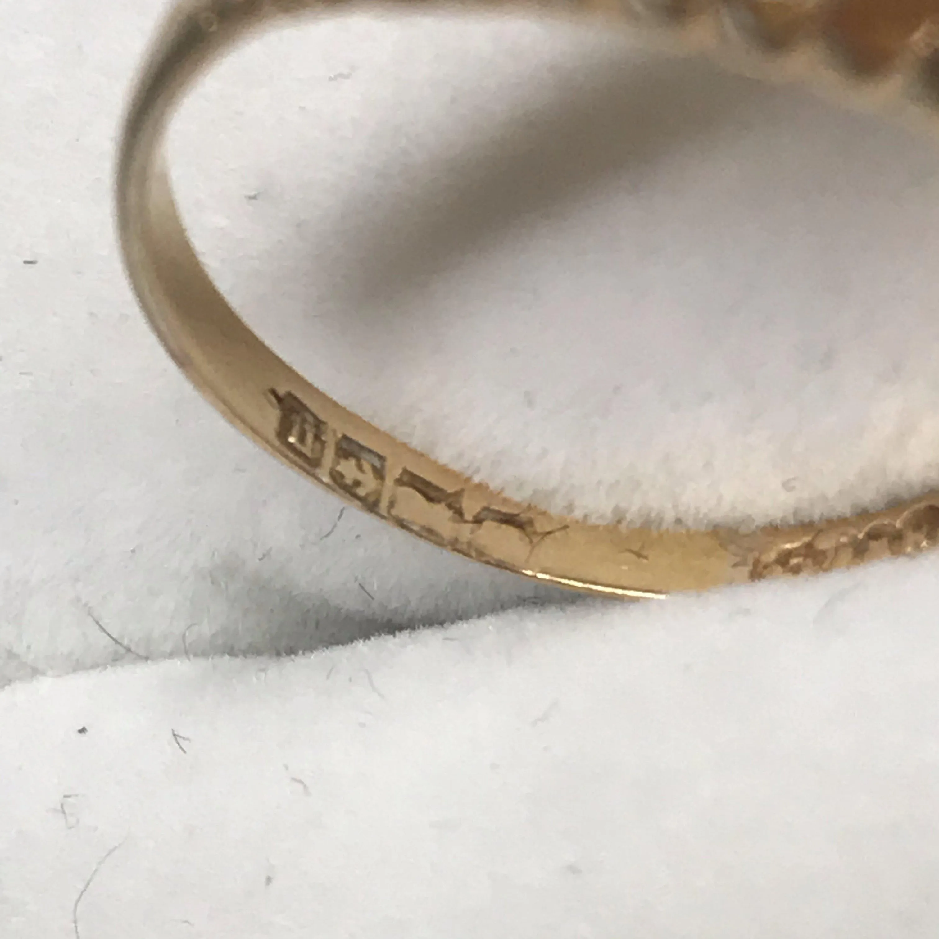 Stunning 18k Gold Opal and Diamond Ring from England