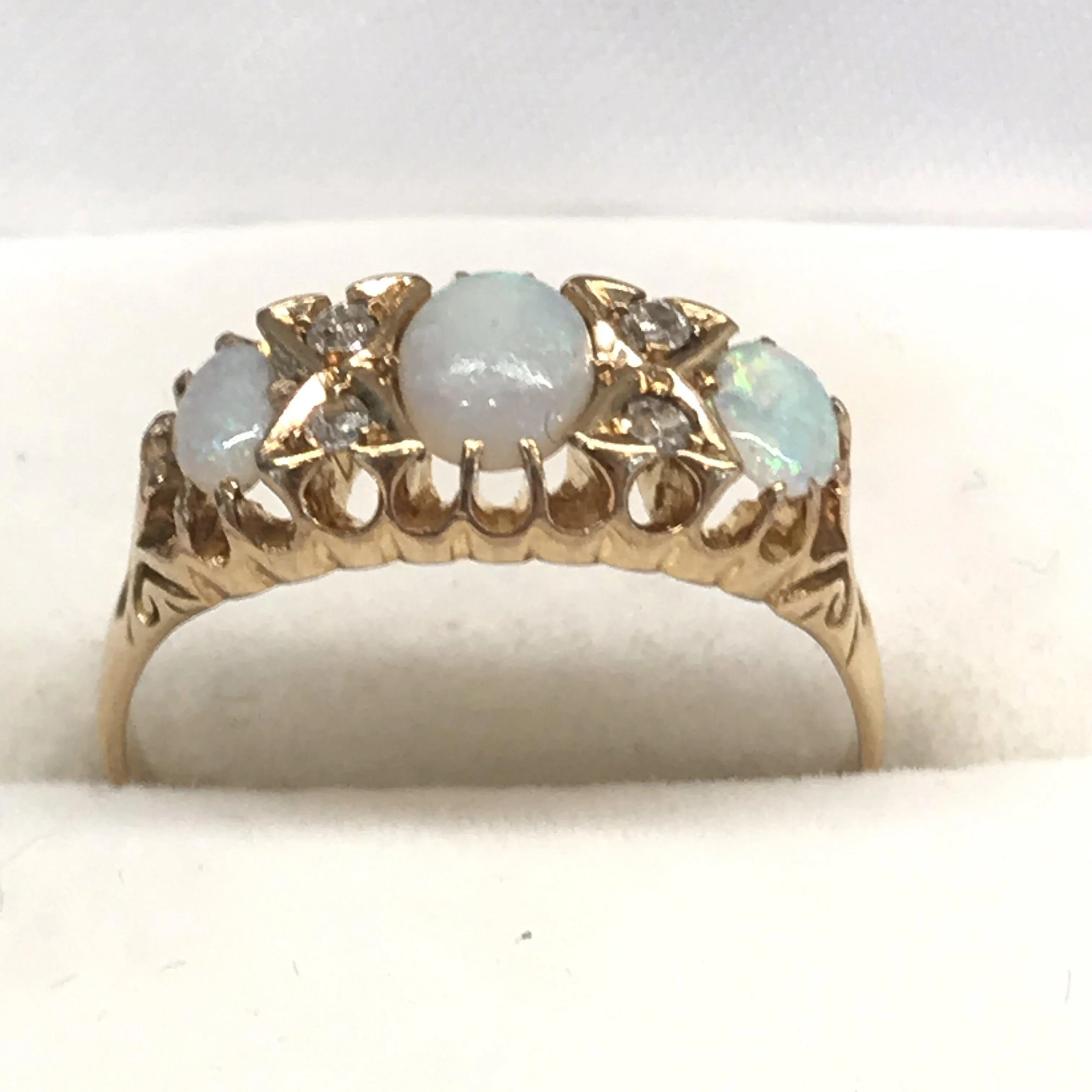 Stunning 18k Gold Opal and Diamond Ring from England