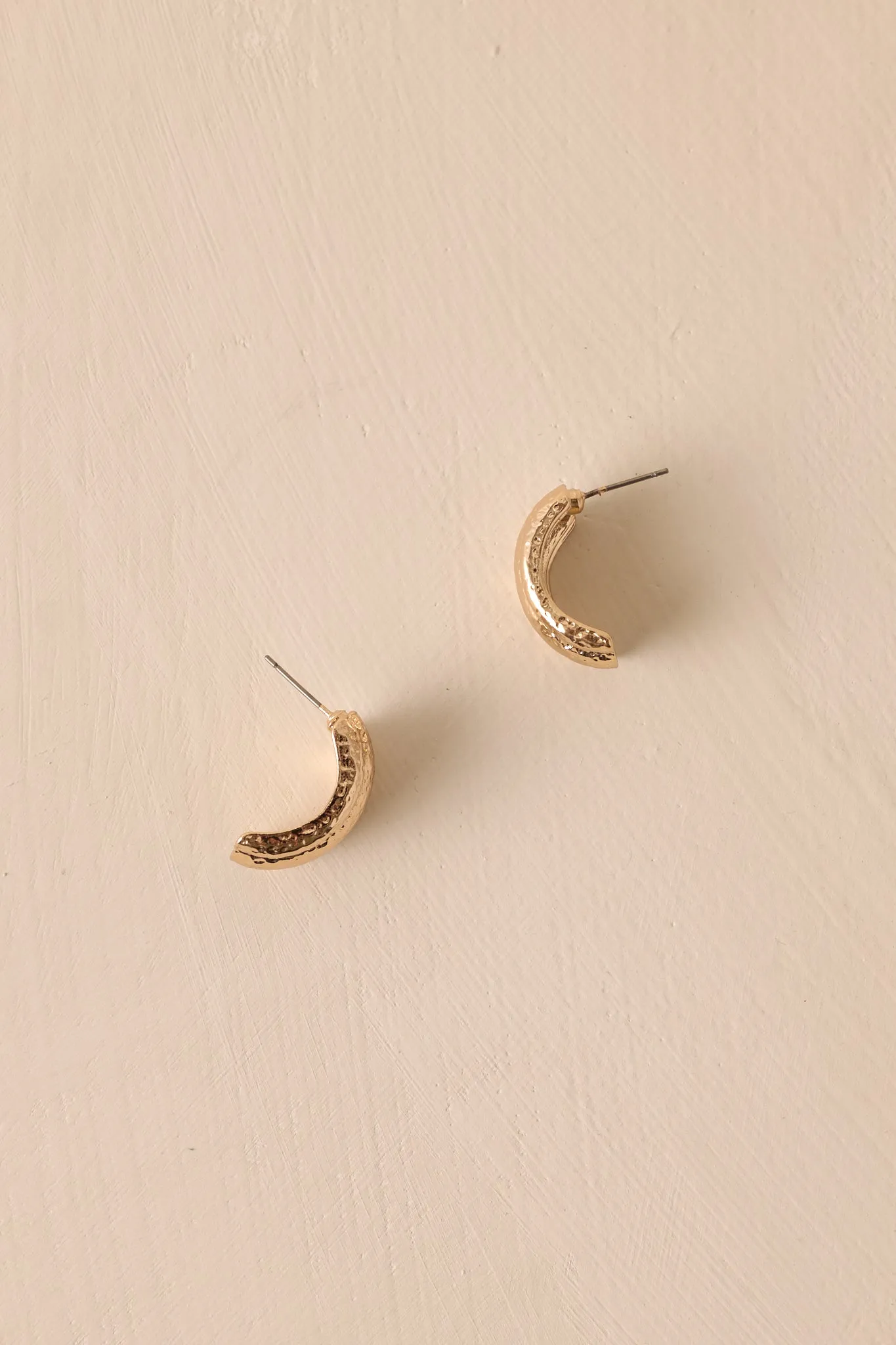 Stunning Aspect Textured Gold Earrings