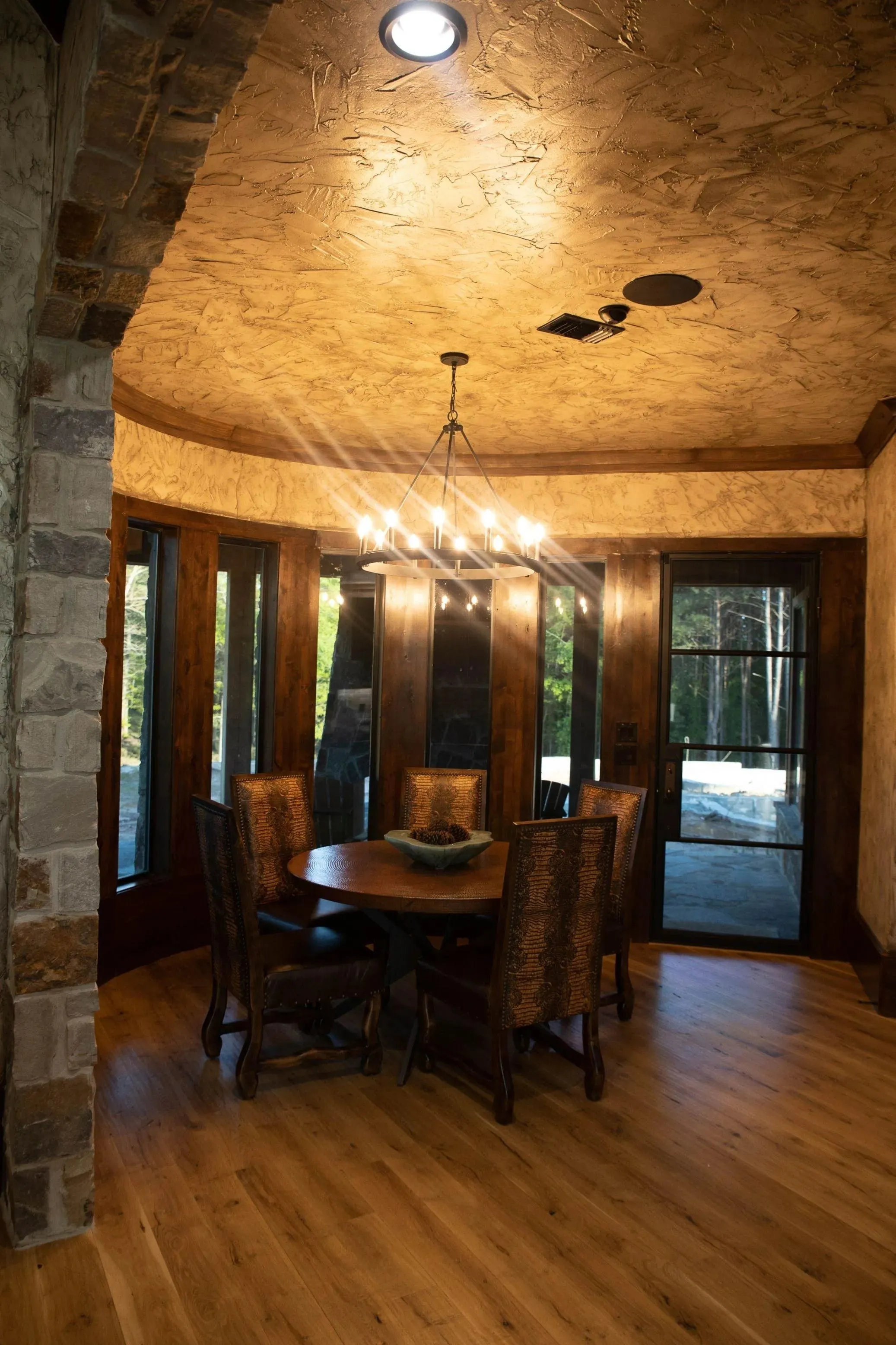 Stunning Rustic Mountain House