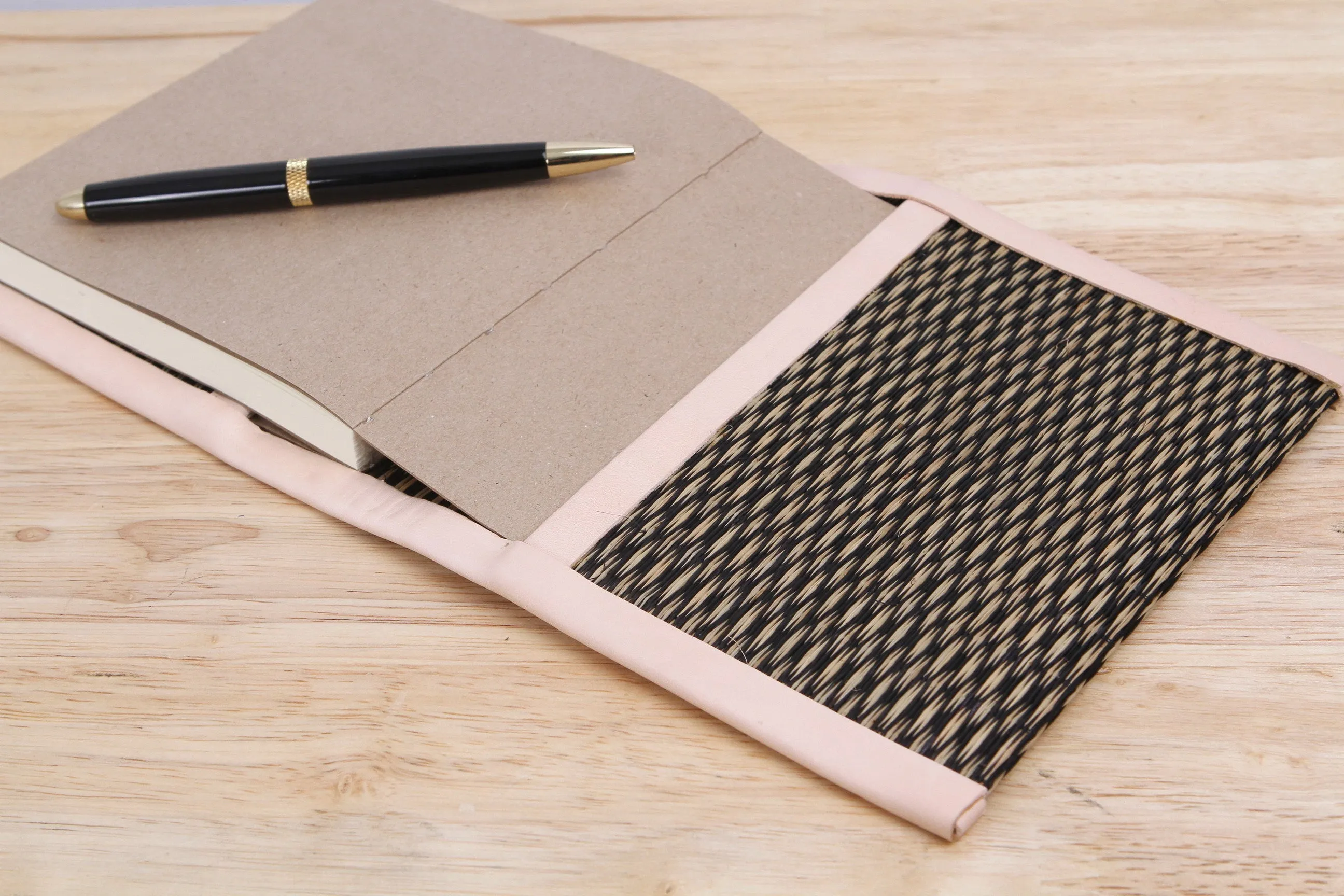Wang Suan Ban Kaew - Thai sedge woven notebook