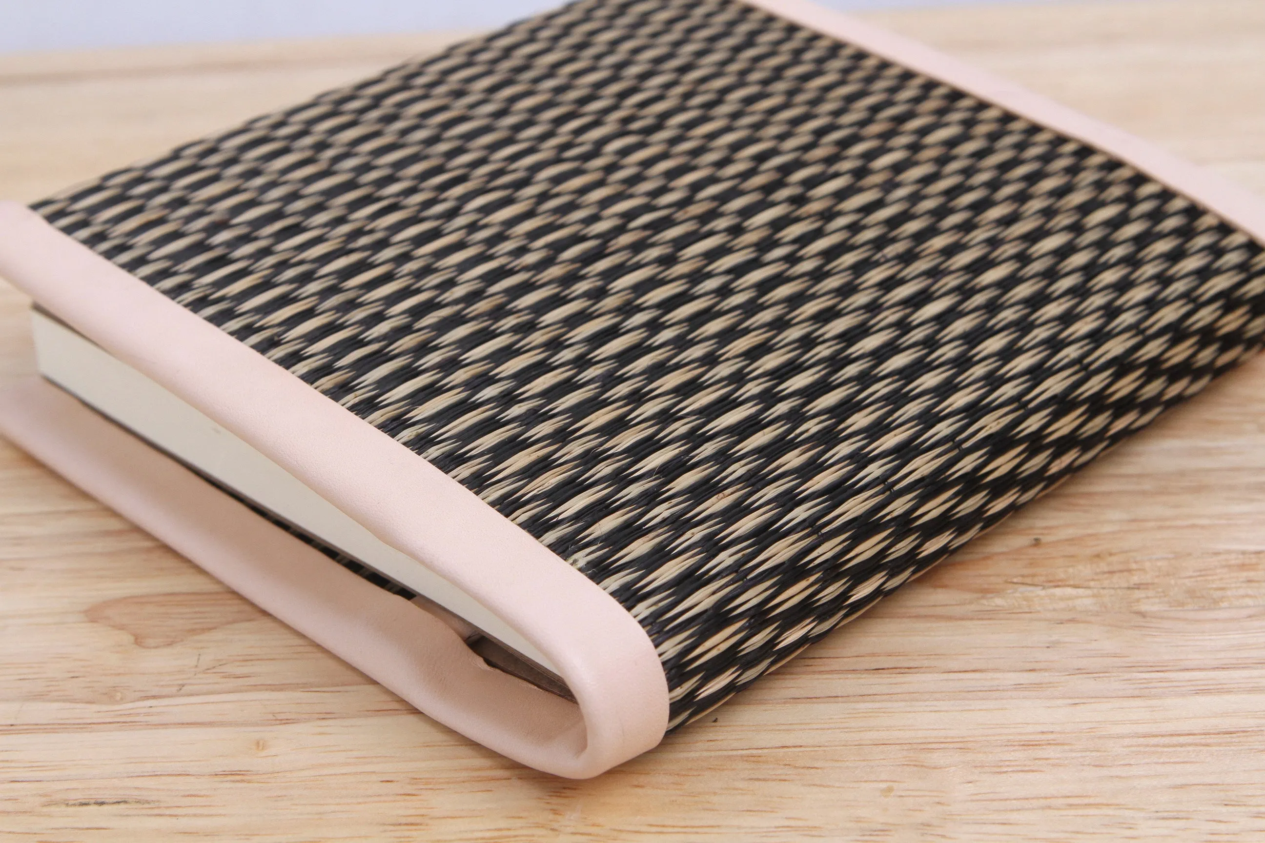 Wang Suan Ban Kaew - Thai sedge woven notebook
